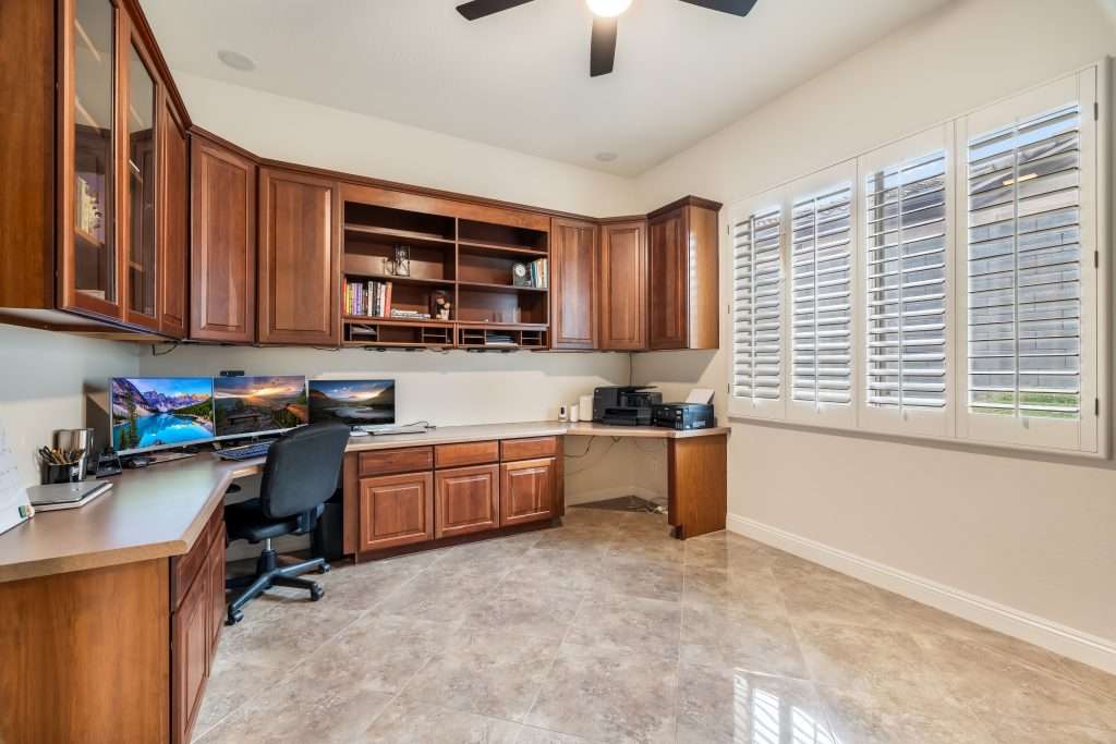 Immersive 3D virtual tour of a Mesa home created by Real Estate Photographers LLC to help buyers explore properties online.