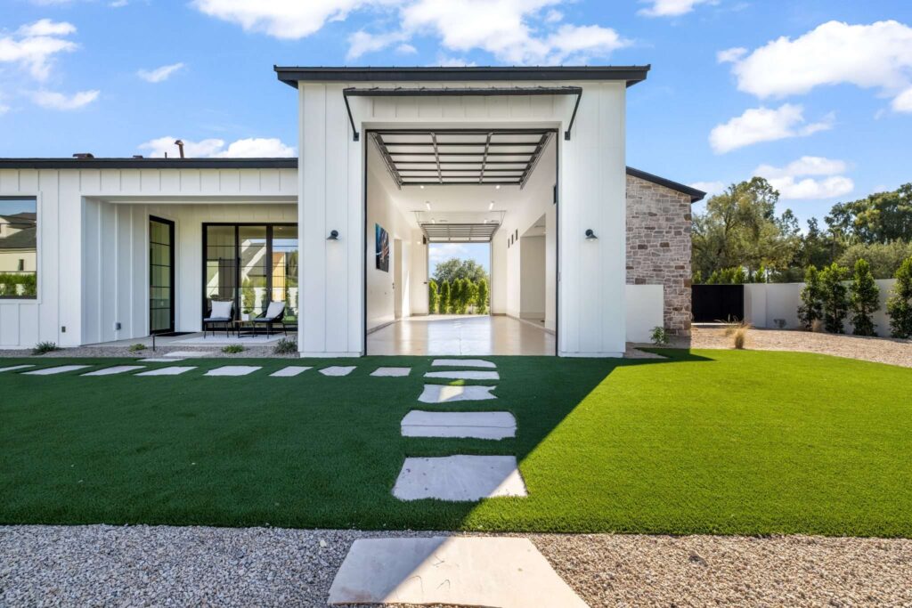 Real estate videography showcasing modern home entryway Mesa, AZ